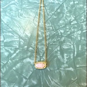 Small Kendra Scott necklace